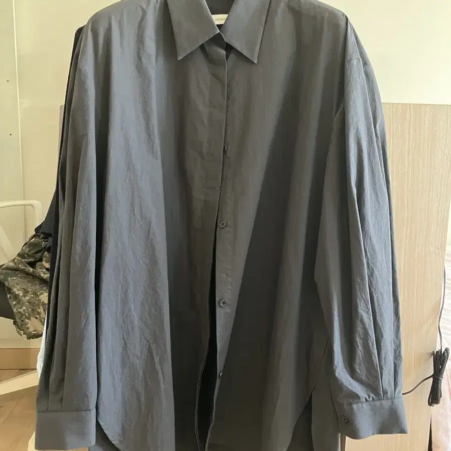 Amomento Hidden button shirts