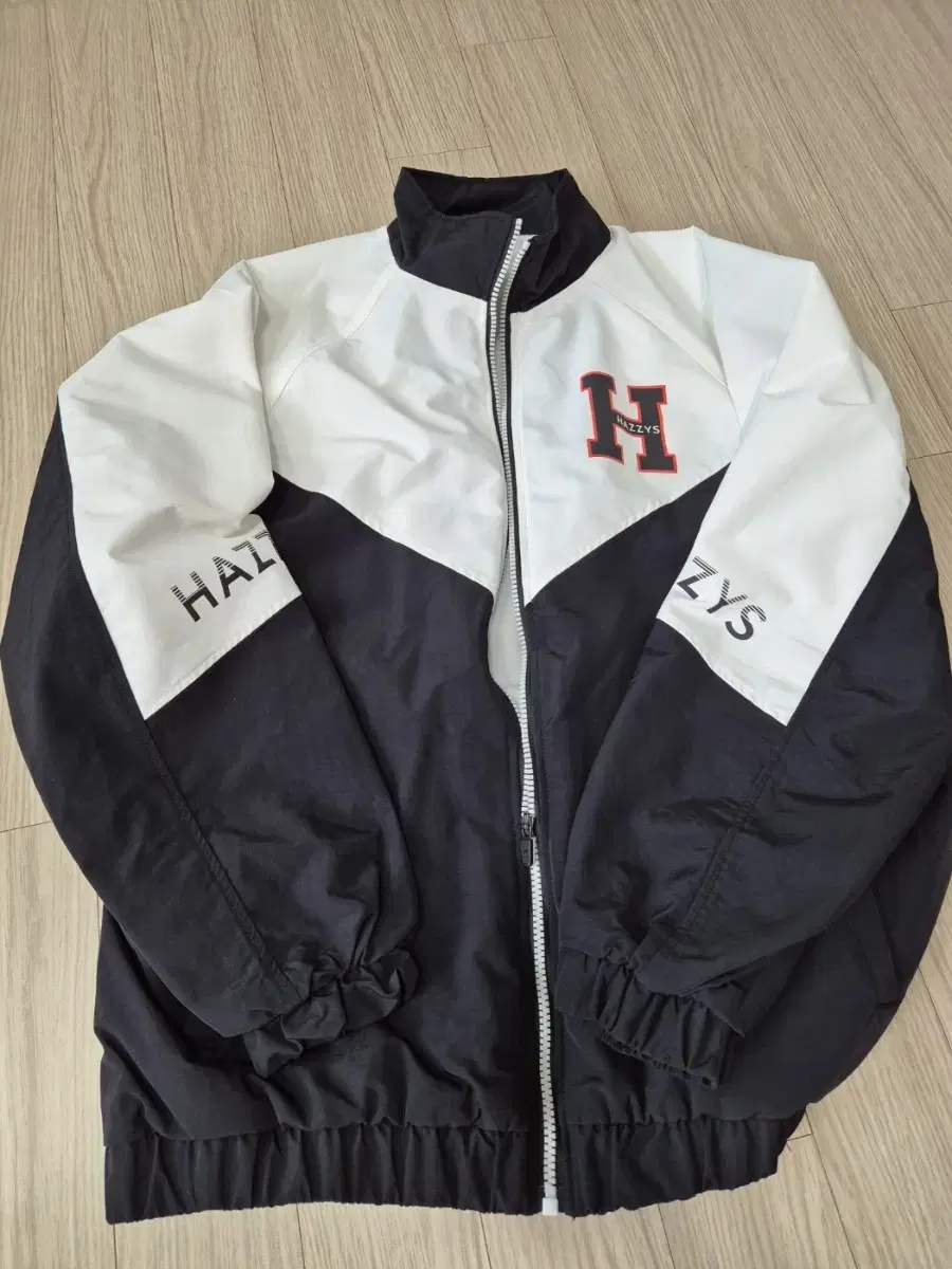 Hedges Windbreaker (size:180)