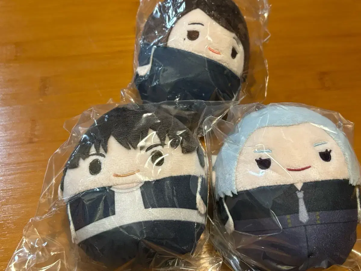 Sells Fuwakororin Haibara, Shoko, and Maymei at the Zuu Shrine