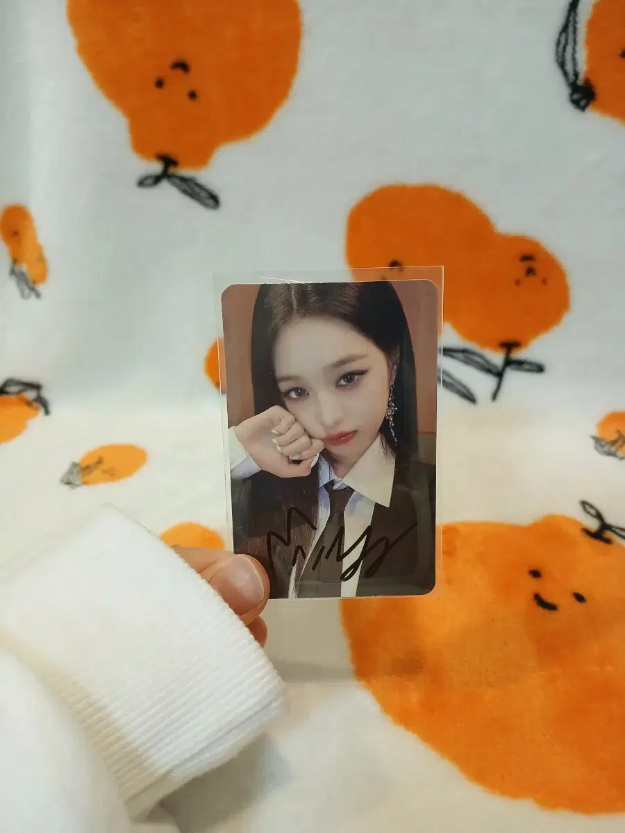 Wonyoung i.m sign photocard Sell it.