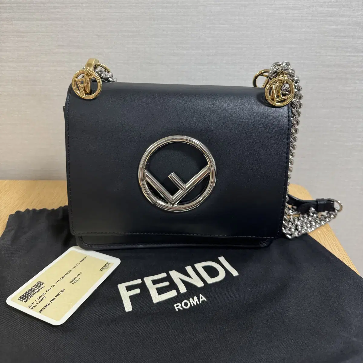 FENDI 펜디 캔아이 스몰 숄더백 8bt286 sss급 급처