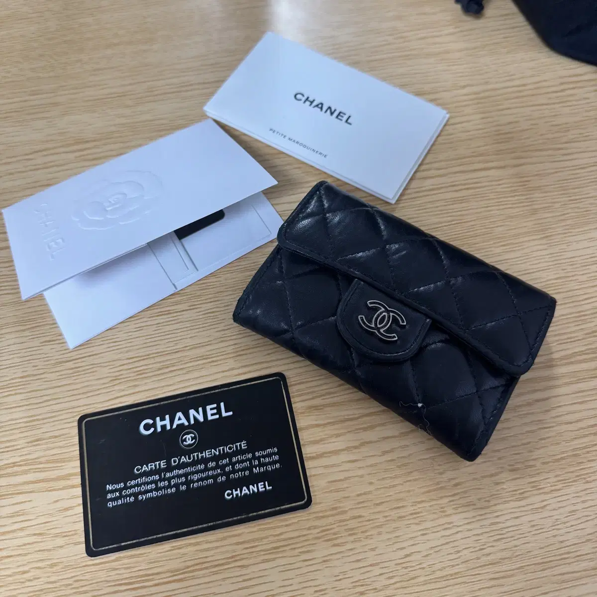 chanel 샤넬 클래식 스몰 플랩 실버3단 카드 동전 지갑 aaa급