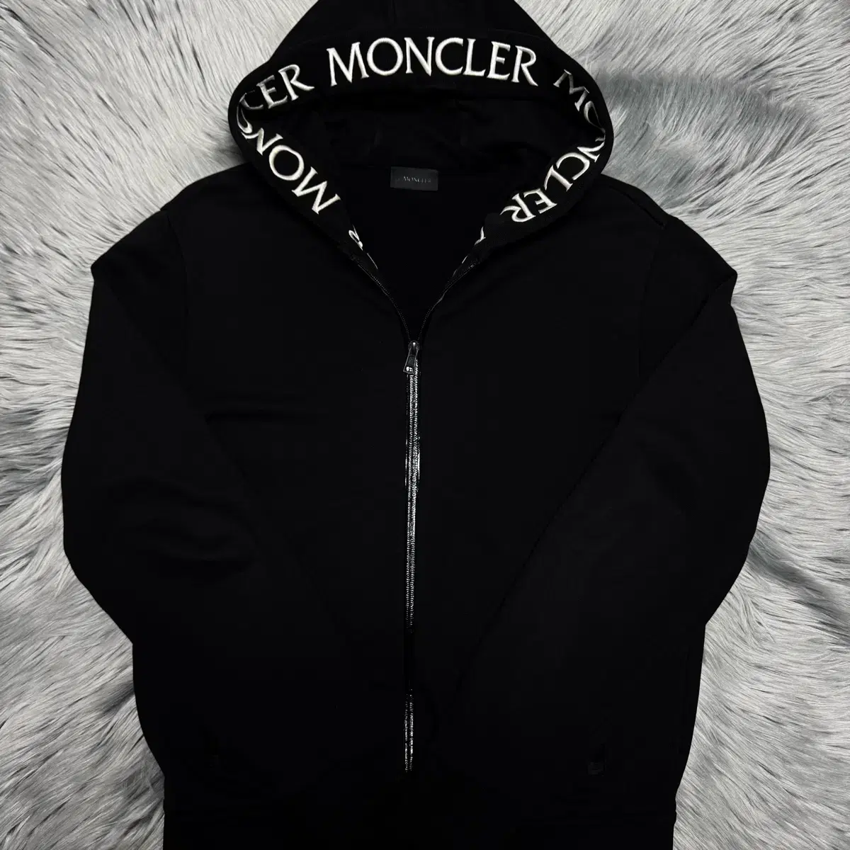 [L, 100] Moncler Moncler Hooded Zip Up