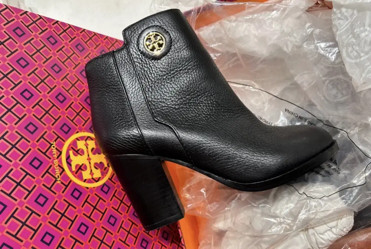 Tory burch junction 6M (새상품)