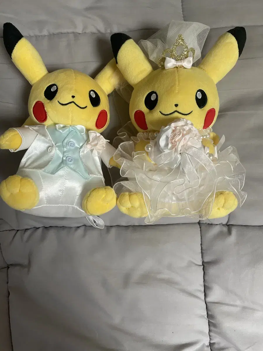 Wedding Pikachu Dolls