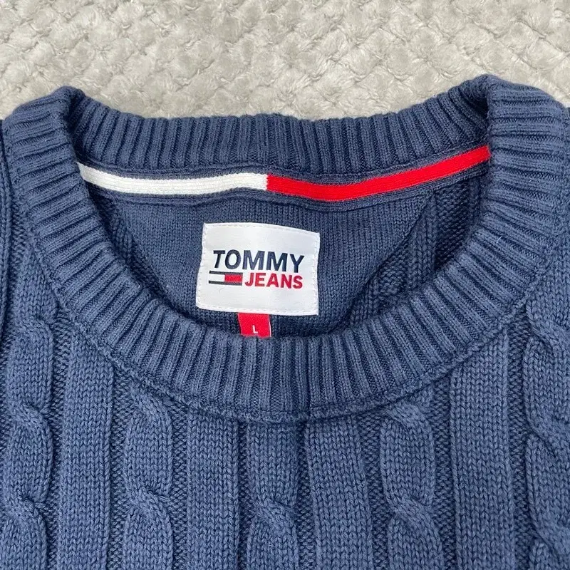 TOMMY JEANS 타미진스 니트 크롭 리메이크