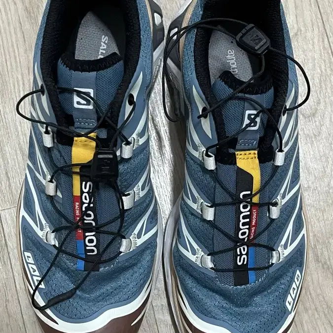 [급매] Salomon XT-6 235사이즈 (거의 새 상품)