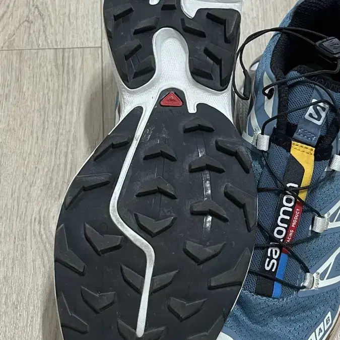 [급매] Salomon XT-6 235사이즈 (거의 새 상품)