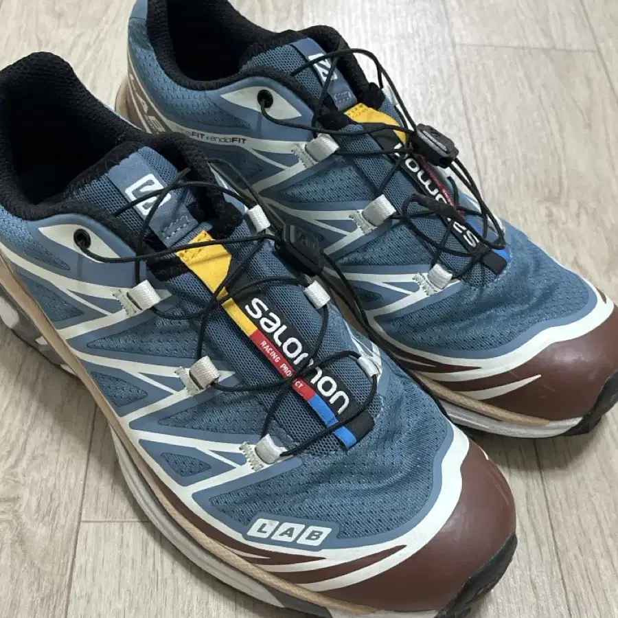 [급매] Salomon XT-6 235사이즈 (거의 새 상품)