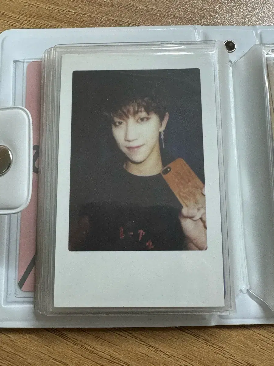 seventeen the8 dia edge polaroid pola