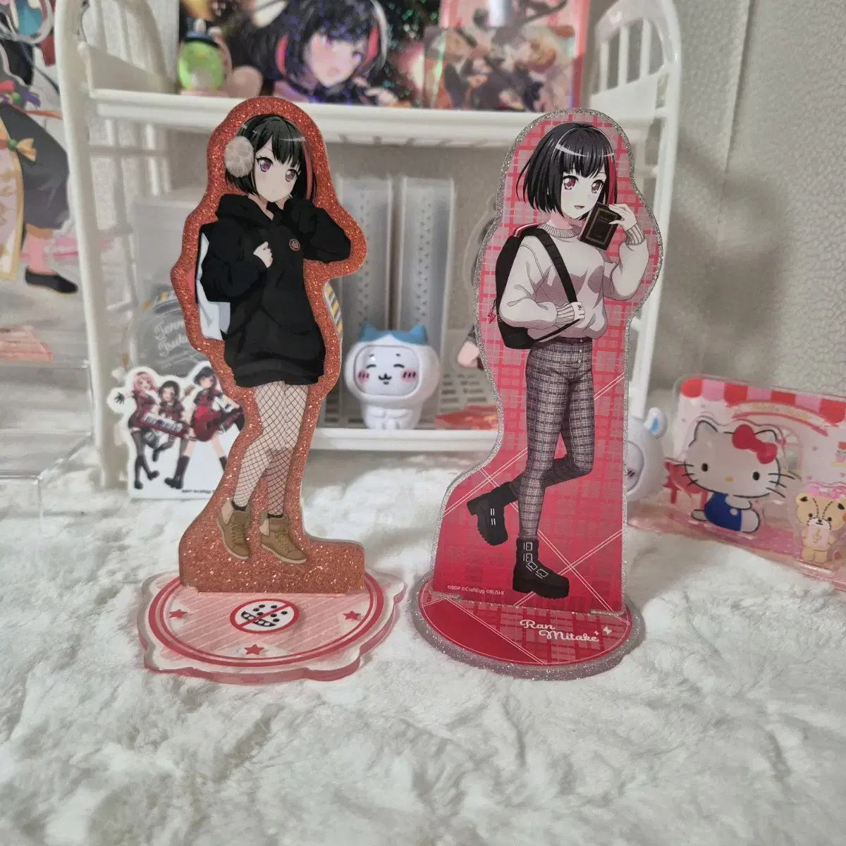 [PRICE REDUCED] Vandream Mitake Lan acrylic sells