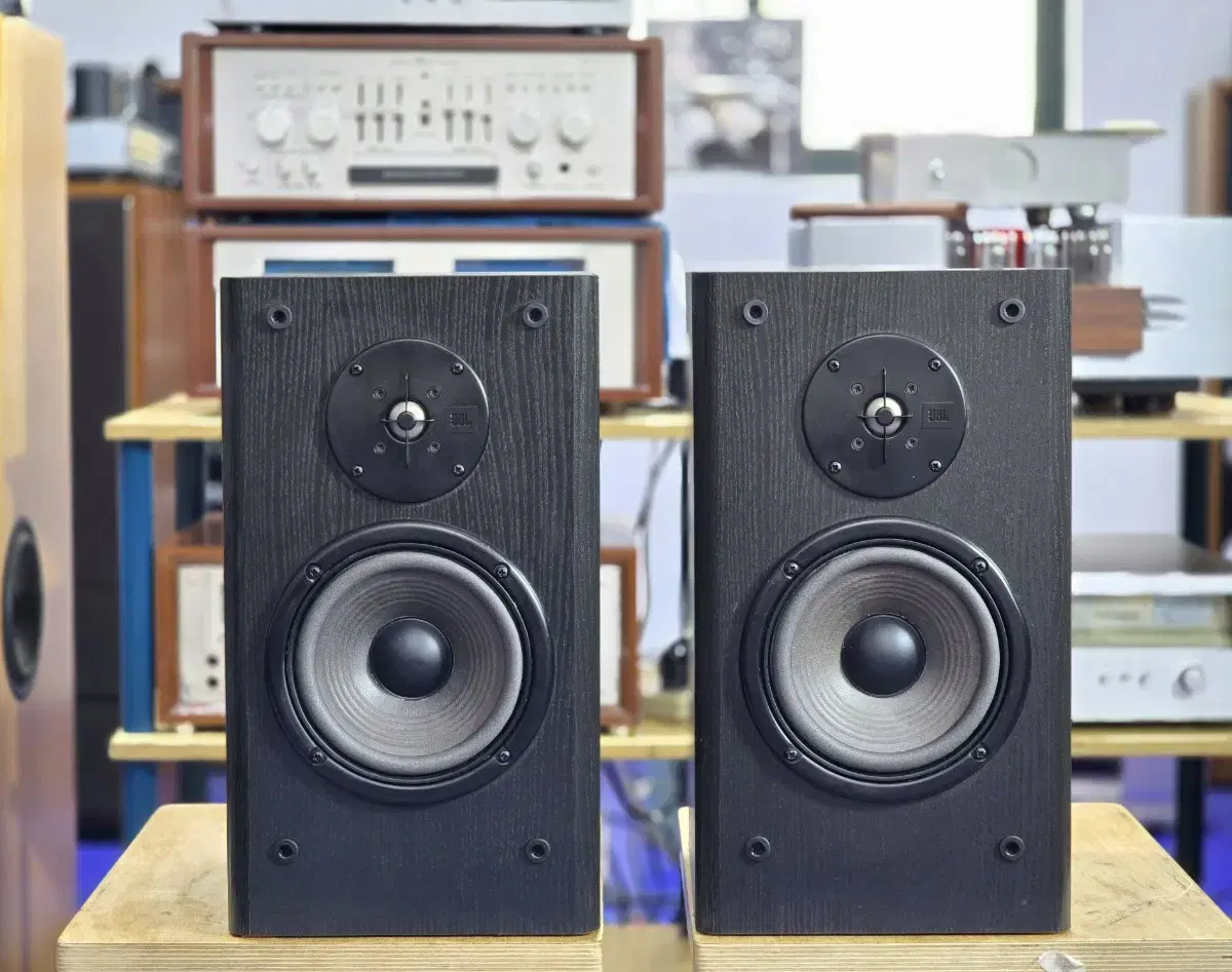 JBL LX300 중형 스피커 팝니다.