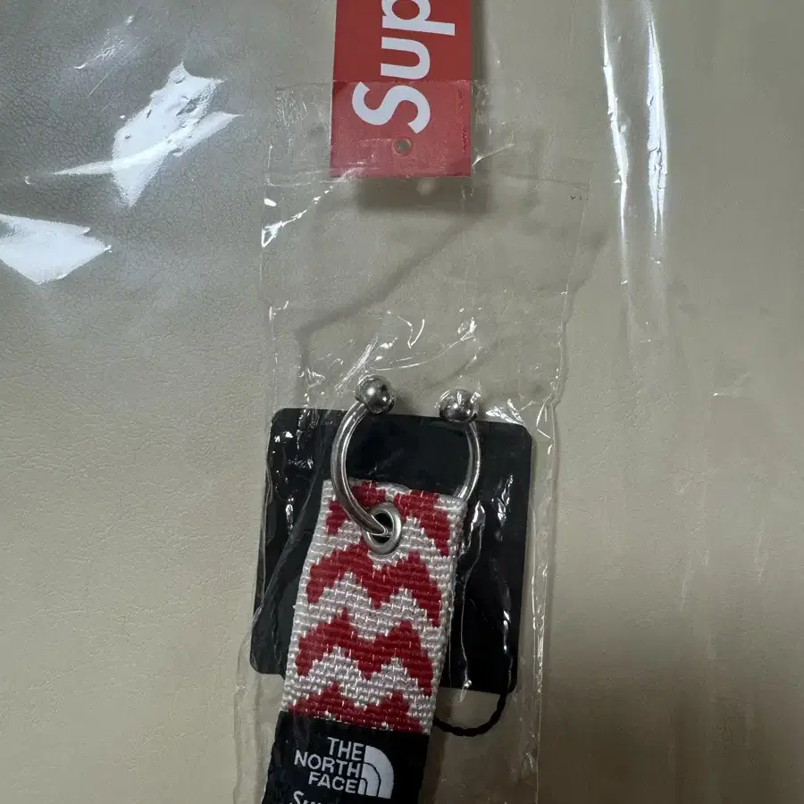 슈프림 노스페이스 woven keychain 22FW 정품