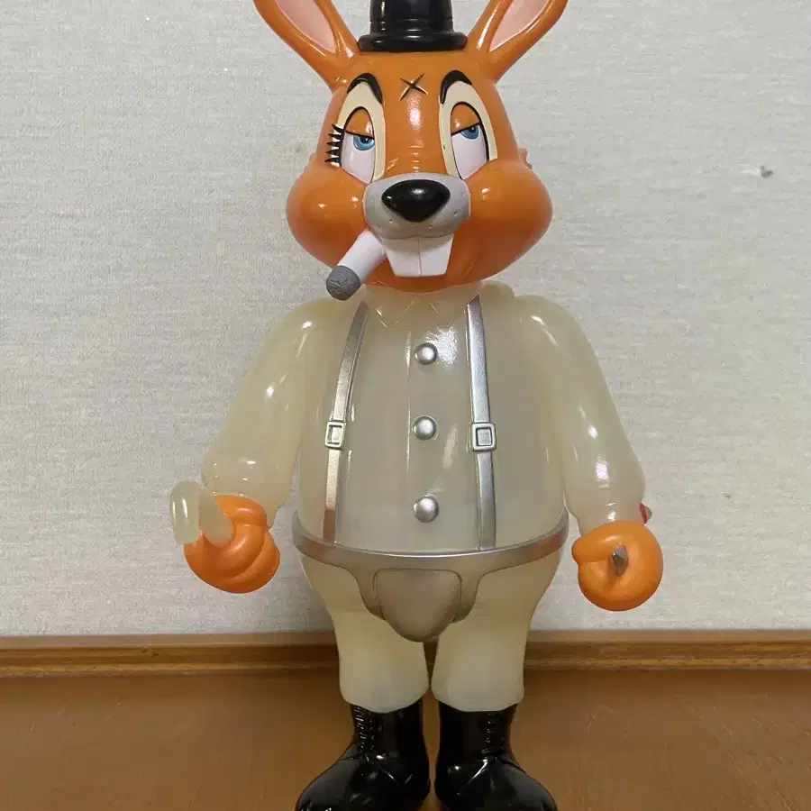 Frank Kozik 클락워크 캐럿 소프비 토이 (Milky)