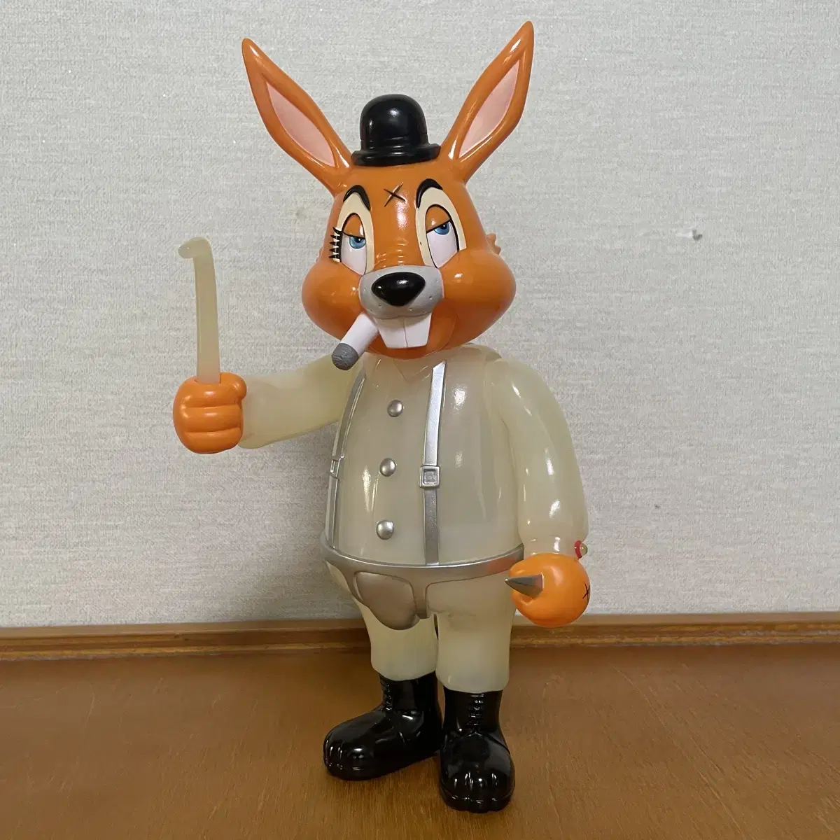 Frank Kozik 클락워크 캐럿 소프비 토이 (Milky)