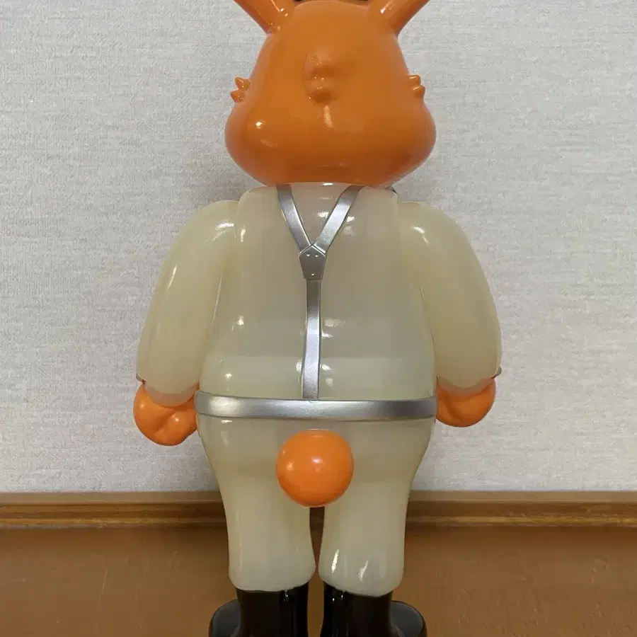 Frank Kozik 클락워크 캐럿 소프비 토이 (Milky)