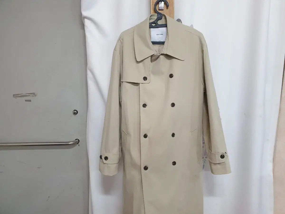 RAW STUDIO Trench Coat (Free)