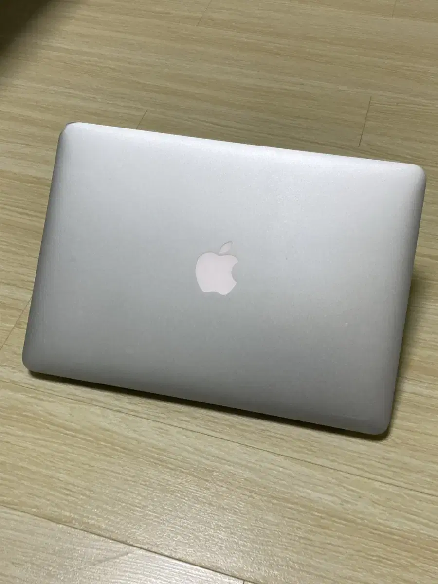 MacBook Air 13-inch노트북, Early 2015(충전기X)