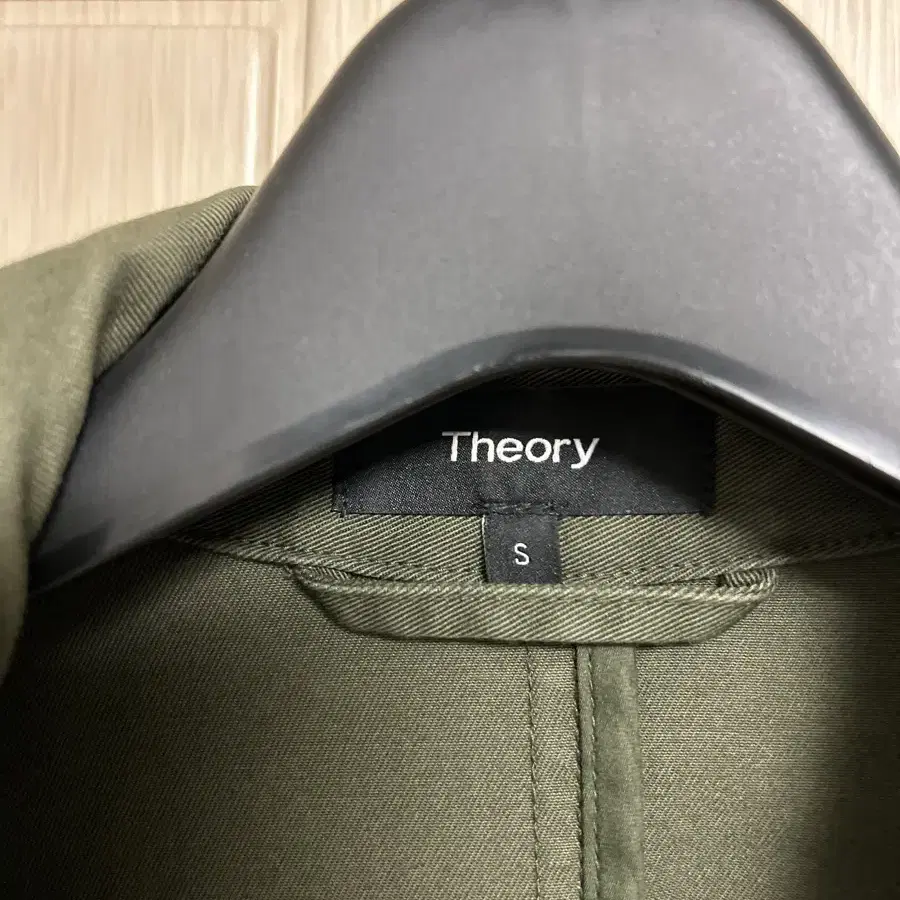 Theory 여성용 야상 입니다