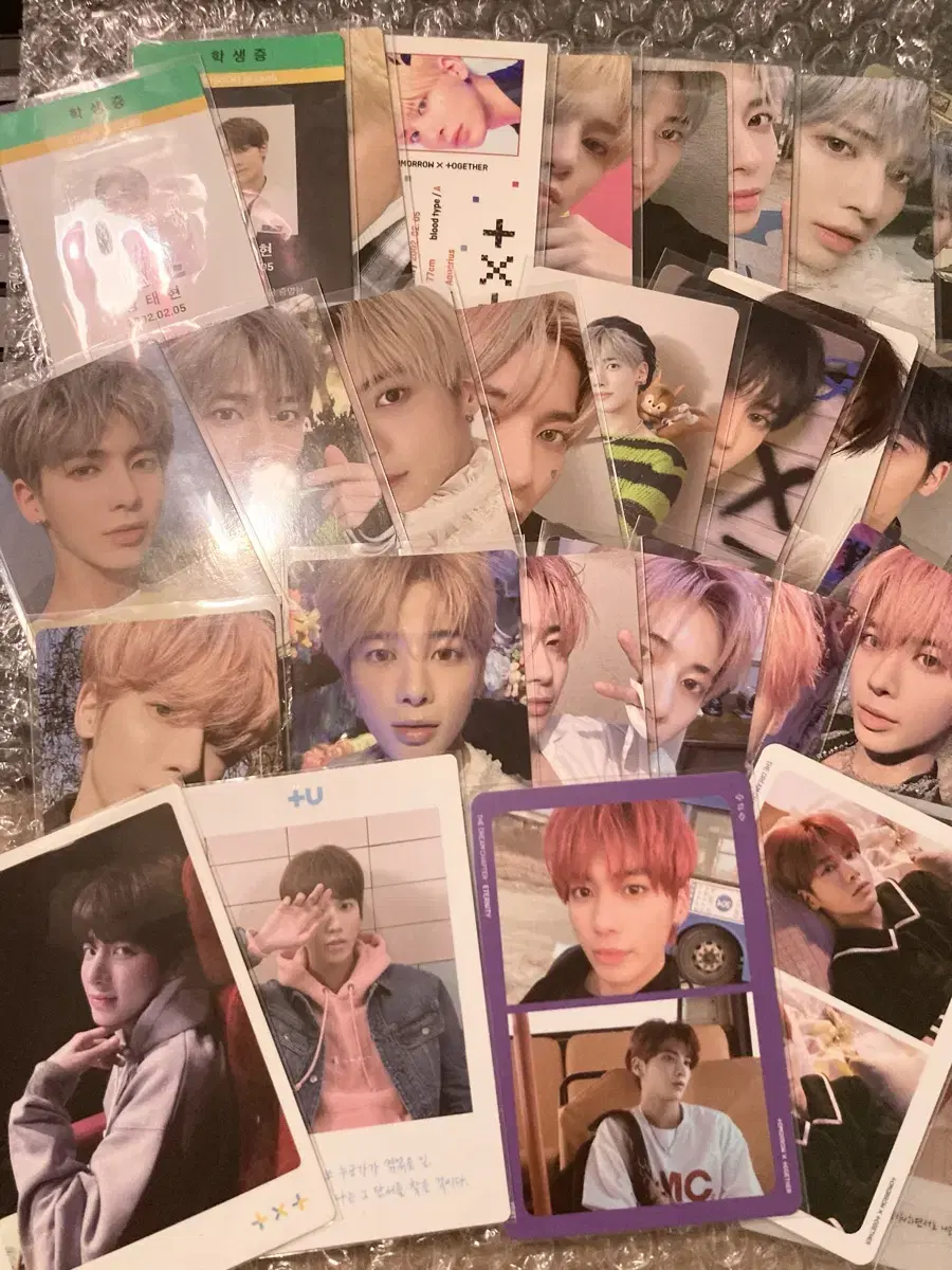 txt taehyun albumphotocards in bulk of 31 photos