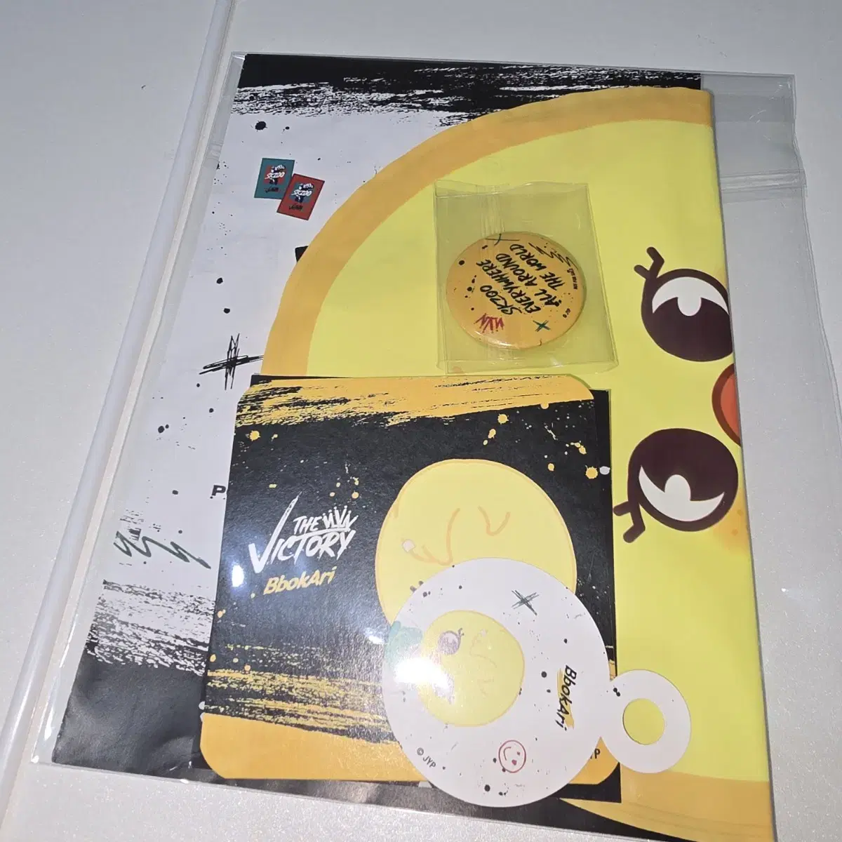 Straykids Victory pop up pokey balloon (you can blow it!) + badge + coaster