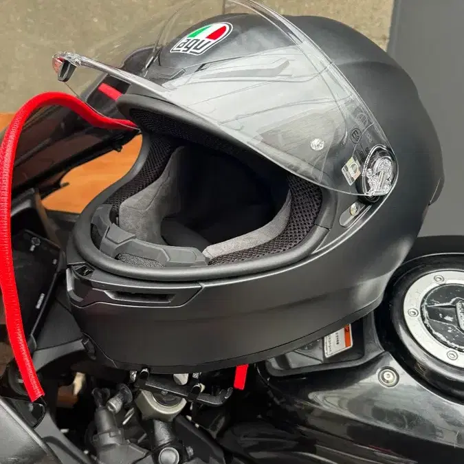 AGV K6 s 헬멧 판매합니다