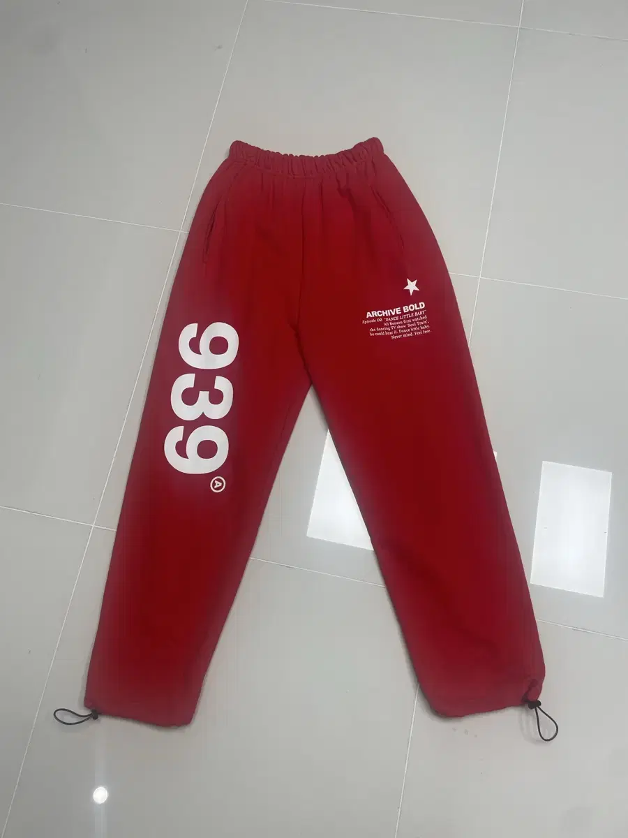 Archive Bold 939 Sweatpants Red Size M