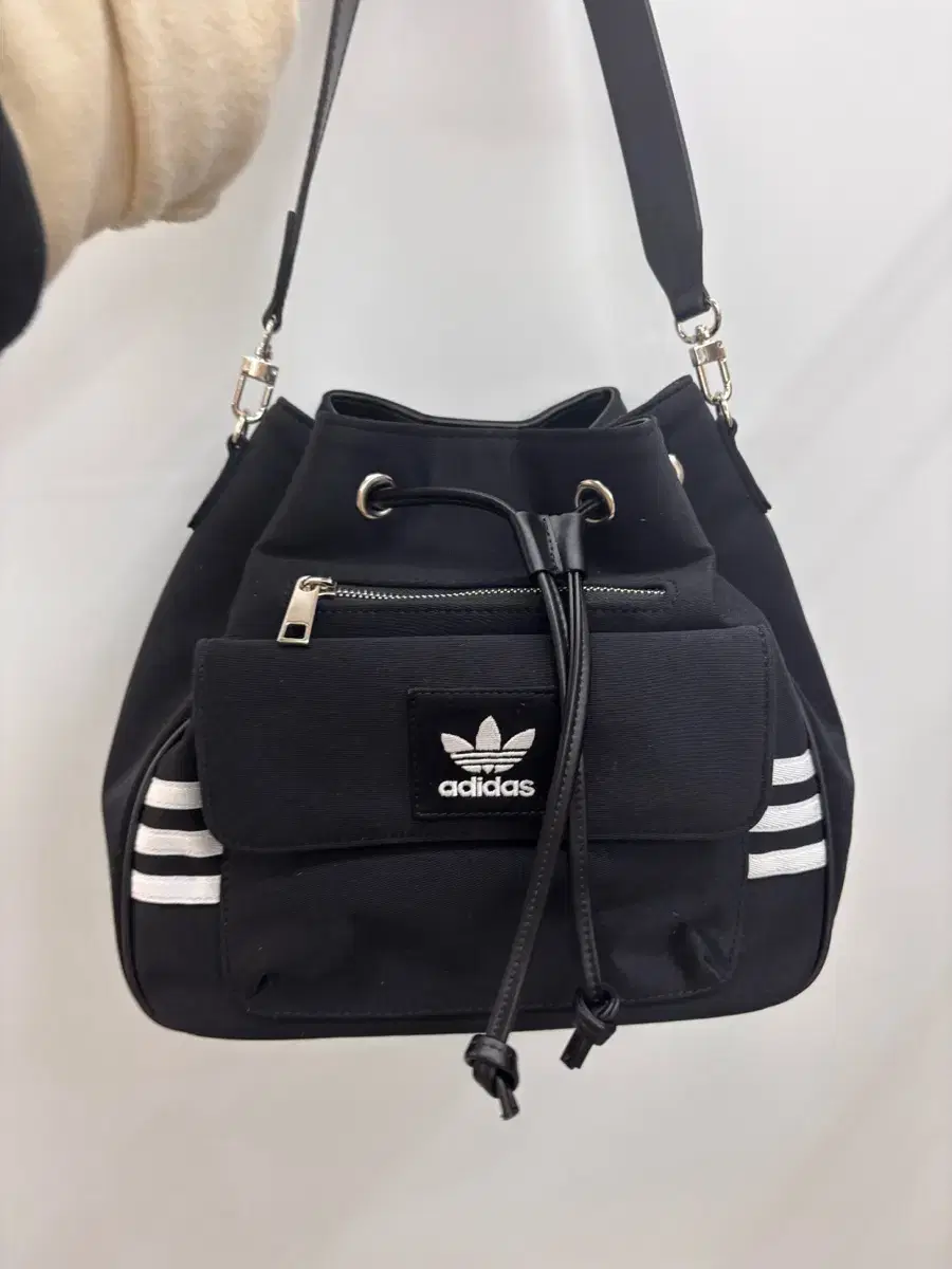 <Kelly Aongyi Adidas Pumpkin Bag>.<Kelly Aongyi Adidas Pumpkin Bag