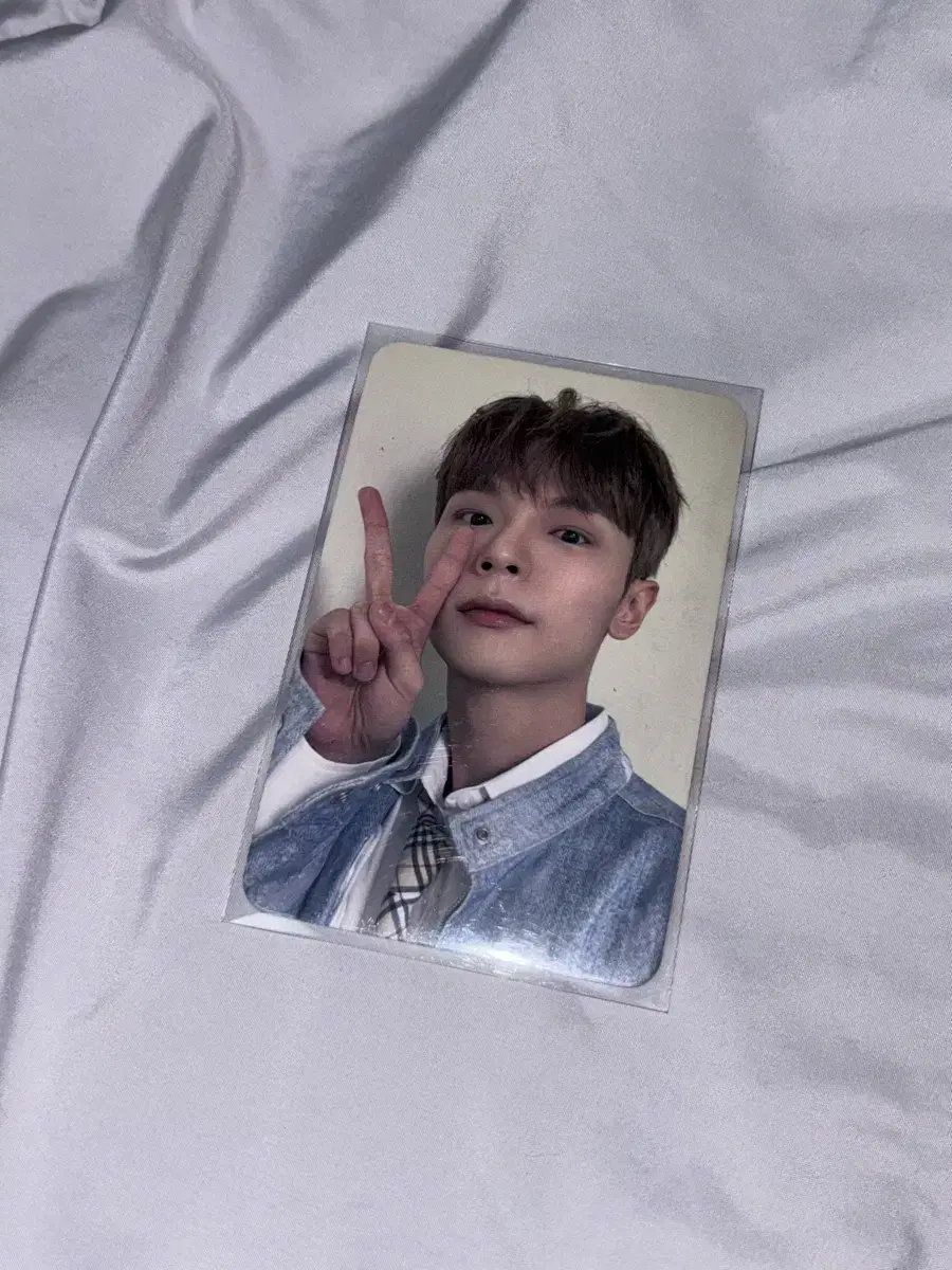 Lucy shin yechan yechan Heat Dimamu unreleased photocard photocard Wts.