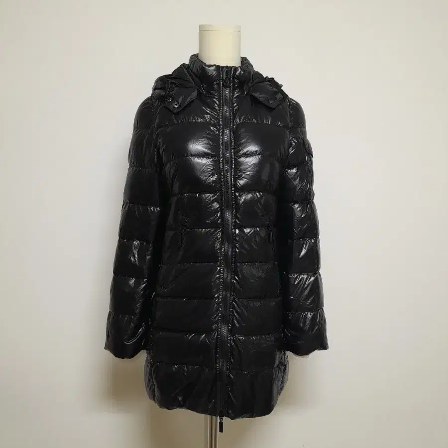 MONCLER 검정 경량 후드 패딩 점퍼(XXS)