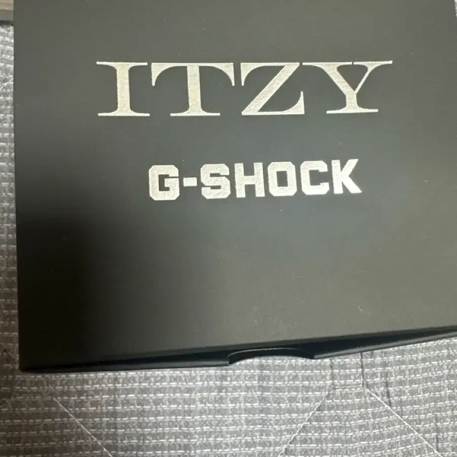 ITZY x G SHOCK 콜라보 시계 정가이하 양도