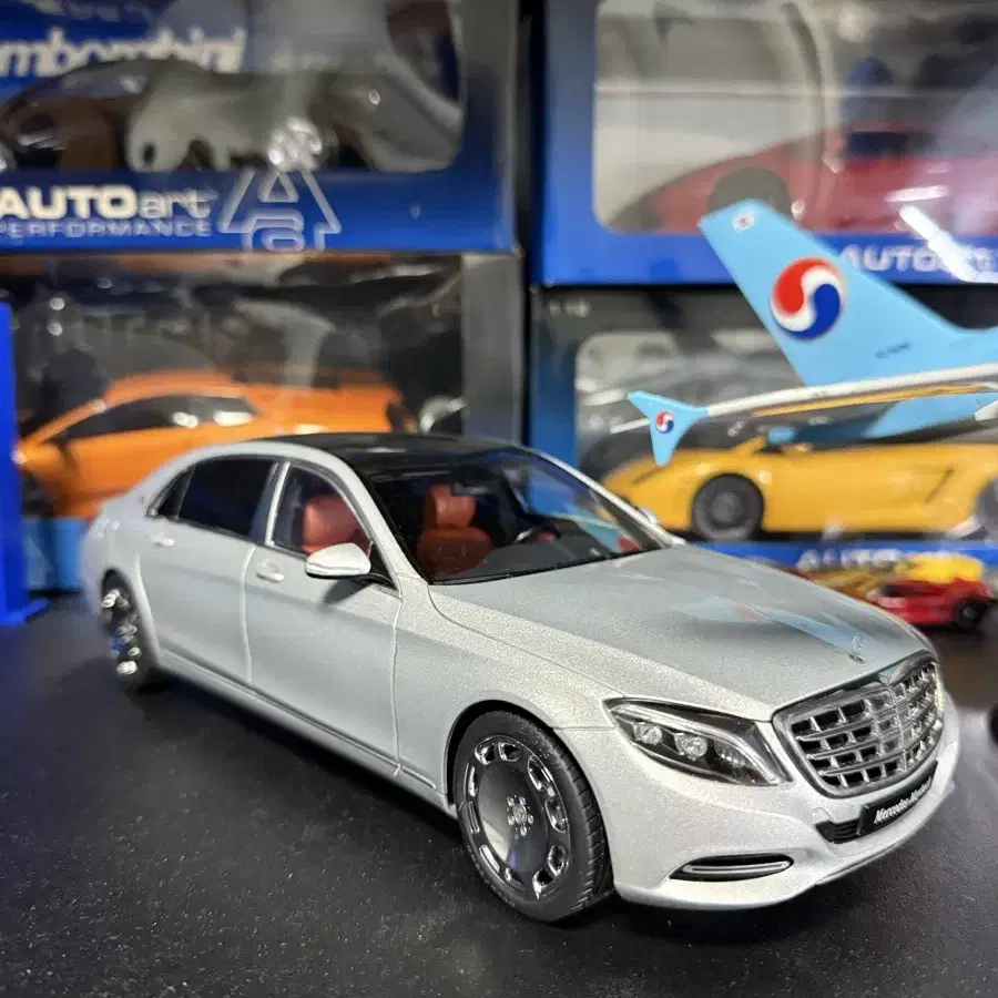 1:18 오토아트 벤츠 마이바흐 S600 다이캐스트 판매합니다