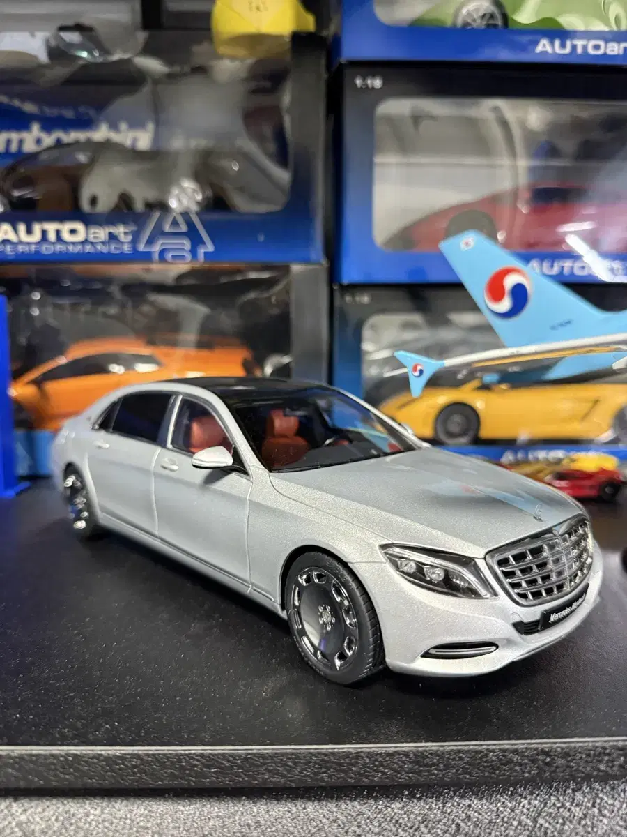 1:18 오토아트 벤츠 마이바흐 S600 다이캐스트 판매합니다