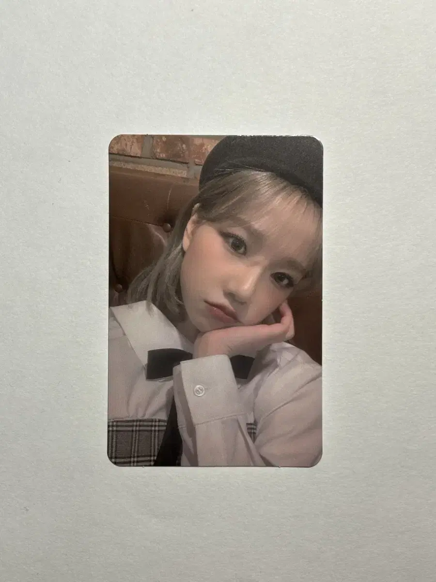 IZ*ONE Glassy yuri photocard