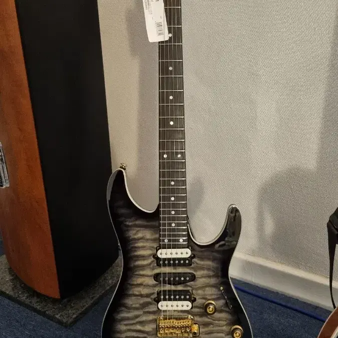 Ibanez AZ47P1QM 아이바네즈 hsh 신품급 풀박 일렉기타