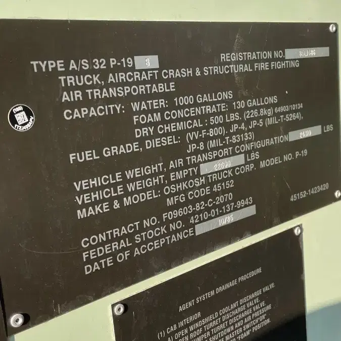 OSHKOSH AS32/P19 ARFF 미군 소방차