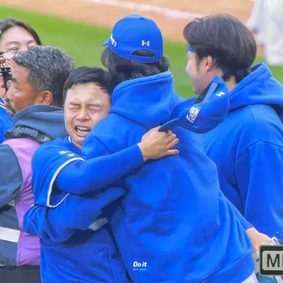 한국시리즈 우취시 대구(4차전과 3차전) 블루존 3연석 '교환'하실분