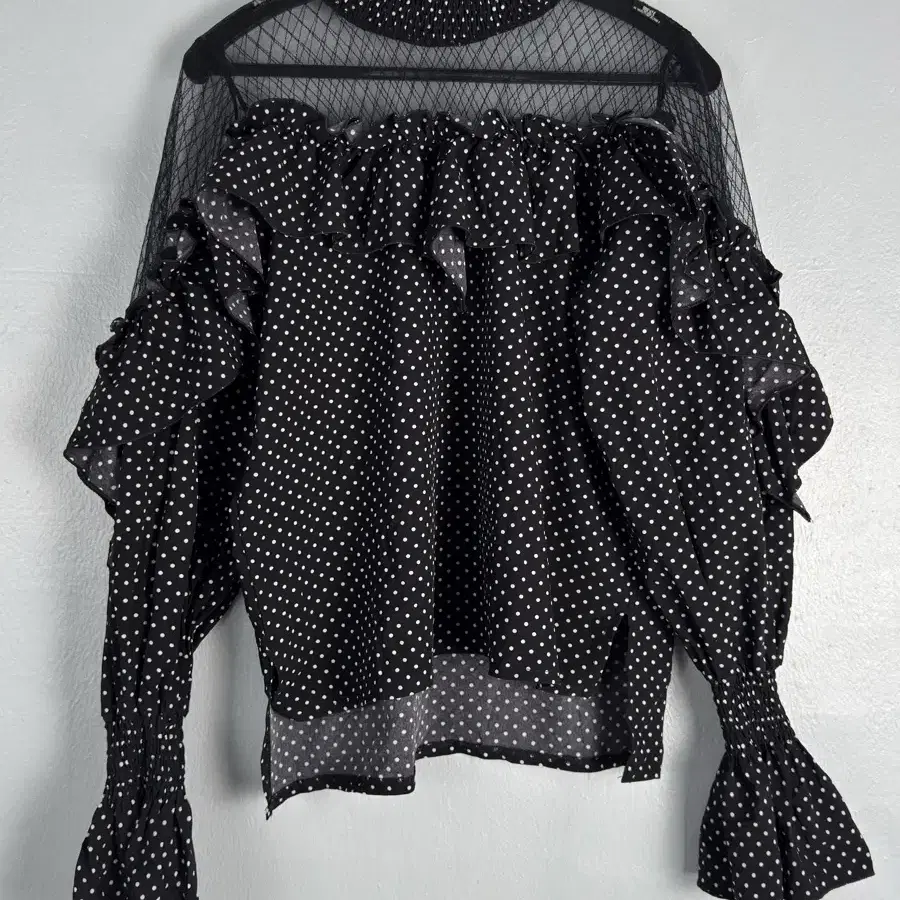 vintage polka dot ruffle blouse.