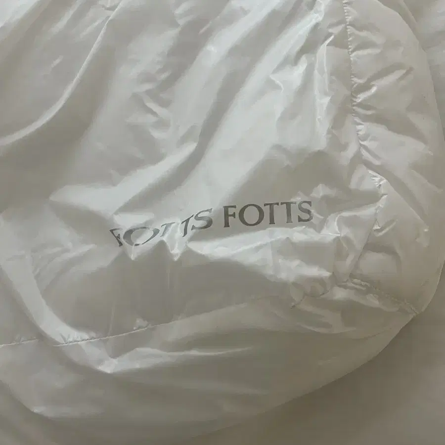 fottsfotts 포츠포츠 푸퍼백 PUFFER BAG BIG WHITE