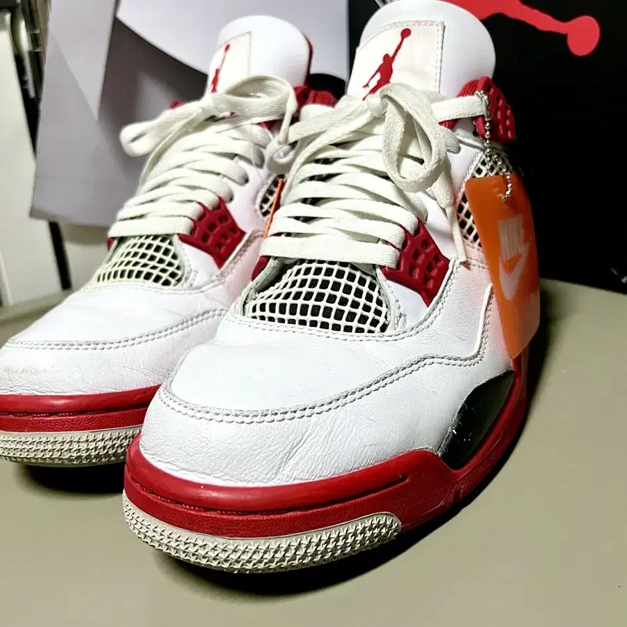 Jordan 4 Retro OG Fire Red 260