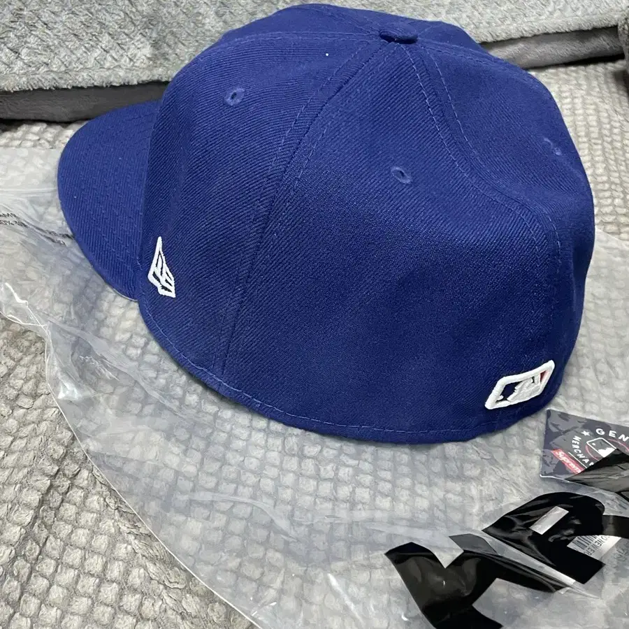 슈프림 x mlb la 모자 24ss