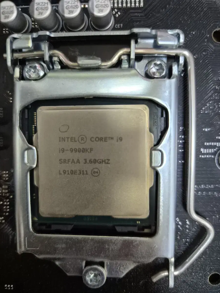 인텔 i9 9900kf cpu 팝니다(노뚜따)