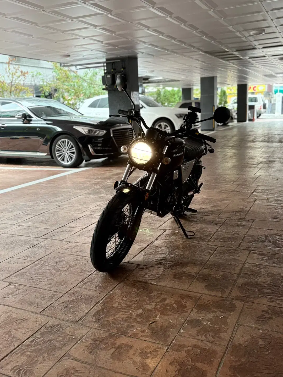 부캐너125cc 22년식 짧은키로수 저렴하게 판매합니다.