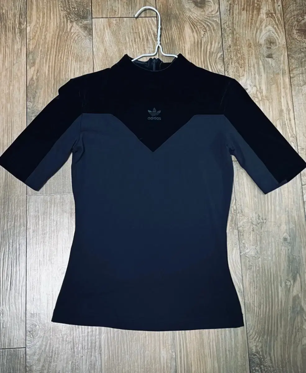 [adidas] Original Velvet Vahn Tee