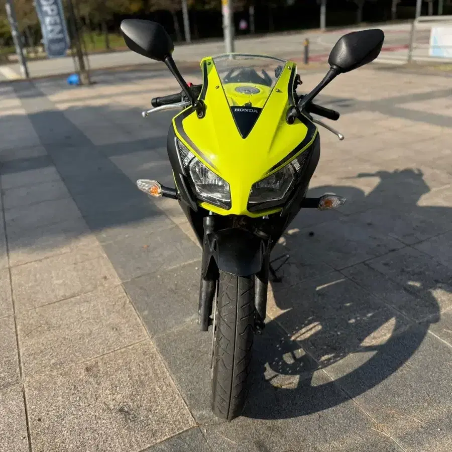 혼다 cbr300r 2017년형 짧은키로수 판매합니다