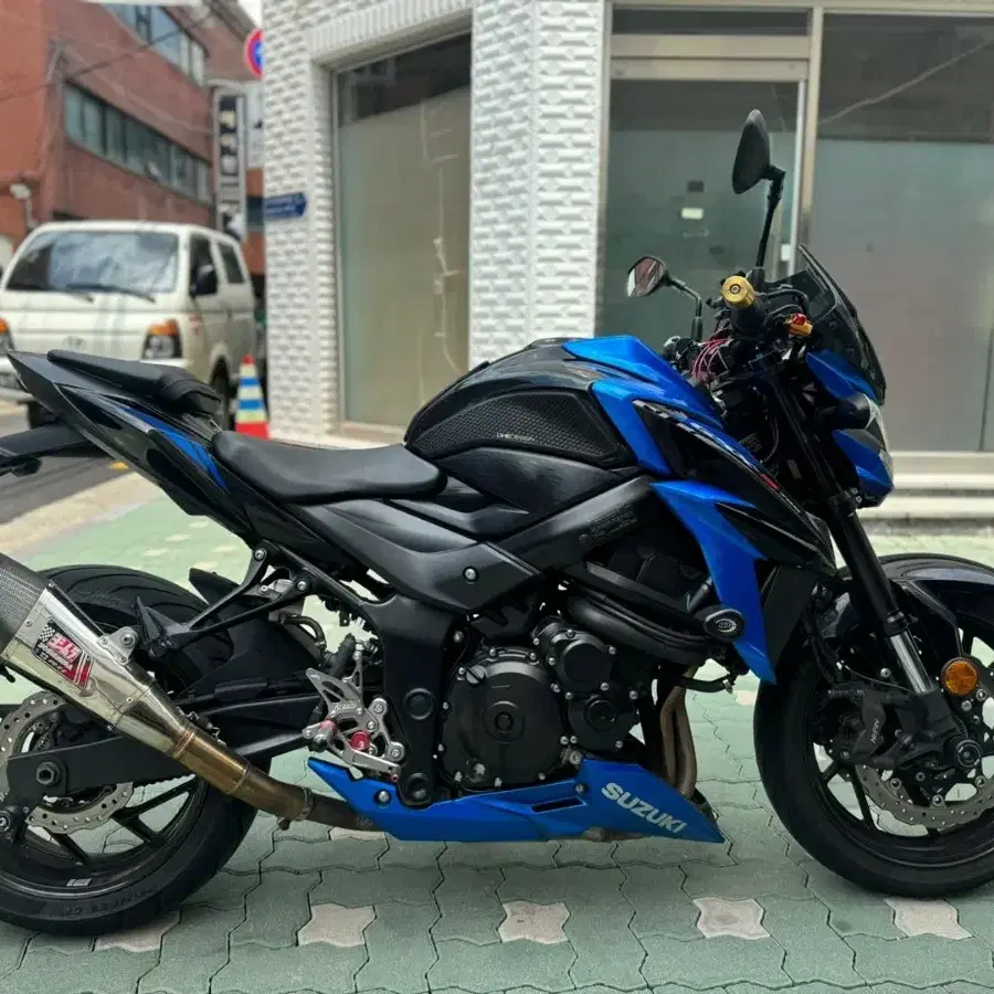 스즈키 gsx s750 18년식 풀튜닝풀옵션 판매합니다