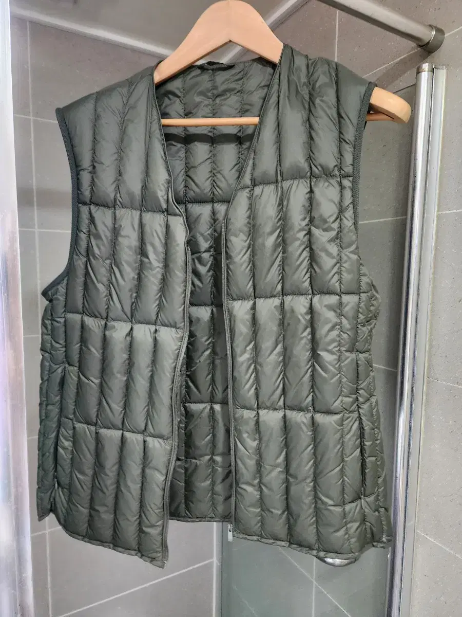 A and Z Down Vest