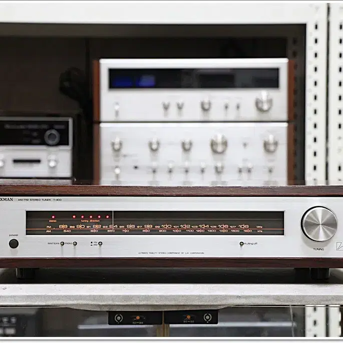 럭스만(LUXMAN) A급 슬림형 아날로그 튜너 모델 T-400