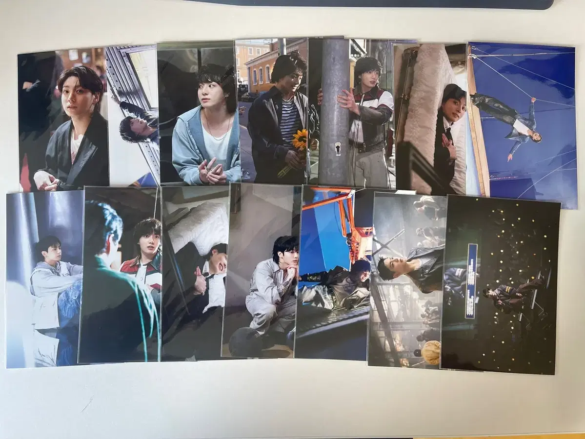 14 unsealed Jungkook golden prints