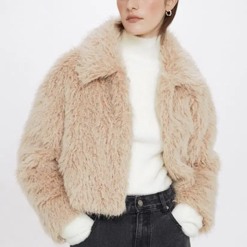 레이브 퍼 자켓 베이지 fur jacket in beige